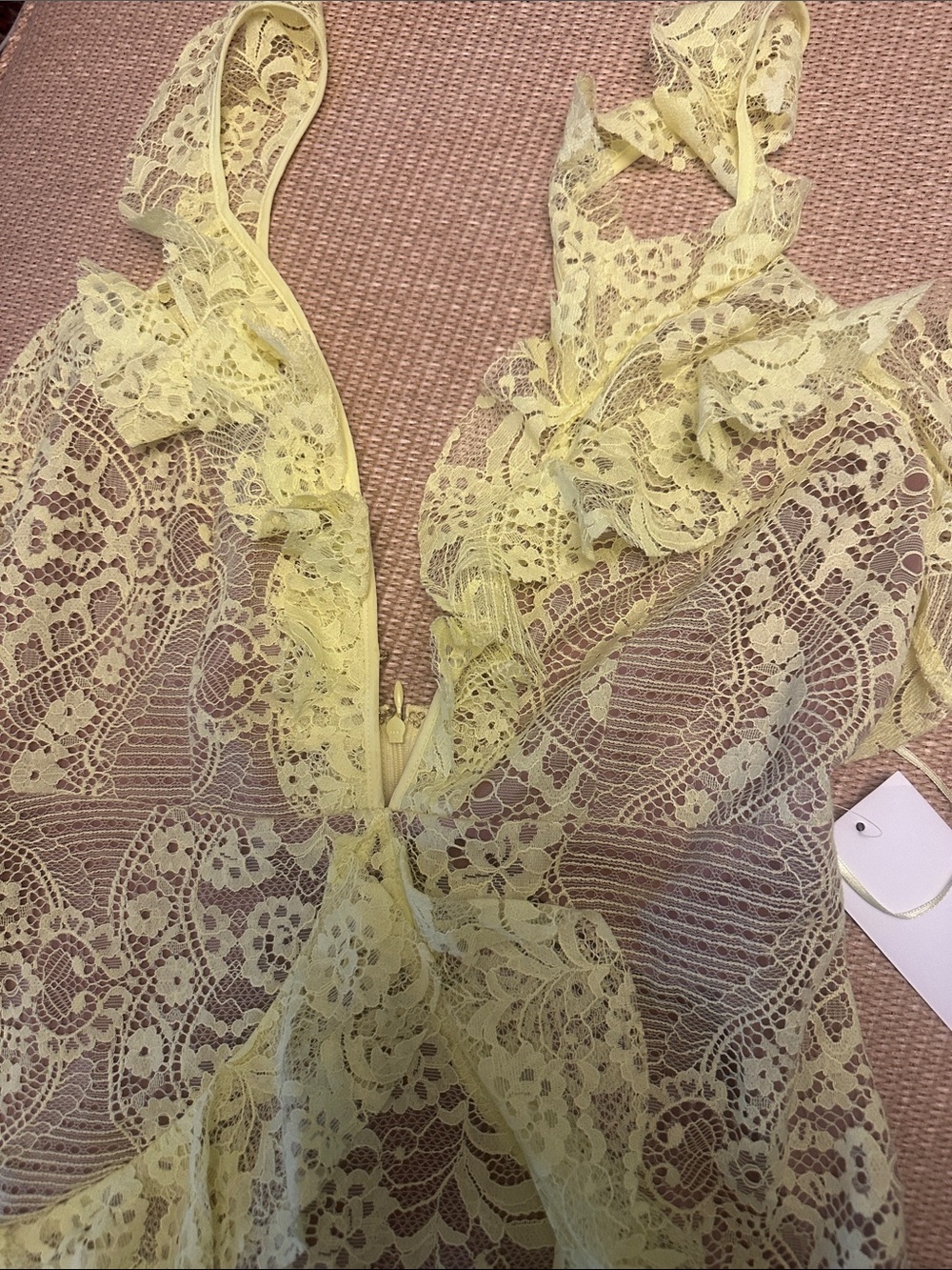 💜 #70 BNWT FOR LOVE & LEMONS Yellow Lace Ruffle Mini Dress $279 - Picture 3 of 12